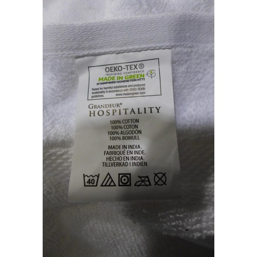 3229 - Assorted Towels - various sizes/colours (317-136/905) *This lot is subject to VAT