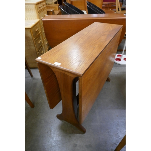 100 - A G-Plan Fresco teak drop-leaf table