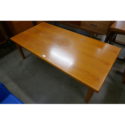 45 - A Danish teak coffee table