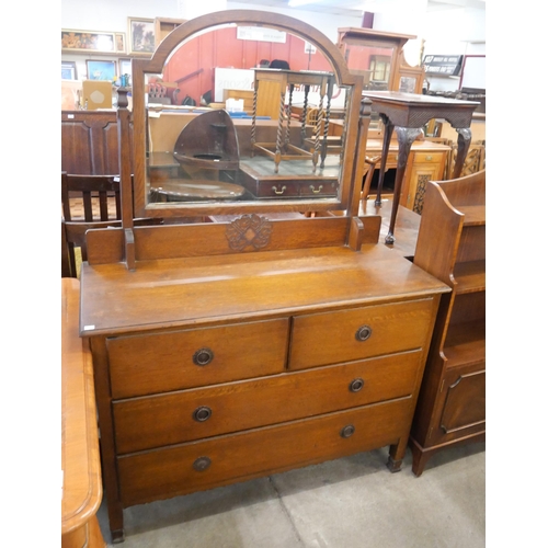 232 - An early 20th Century oak dressing chest