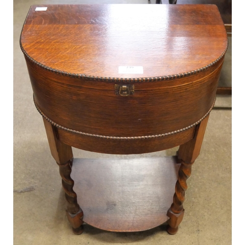 239 - An early 20th Century oak barleytwist lady's sewing box