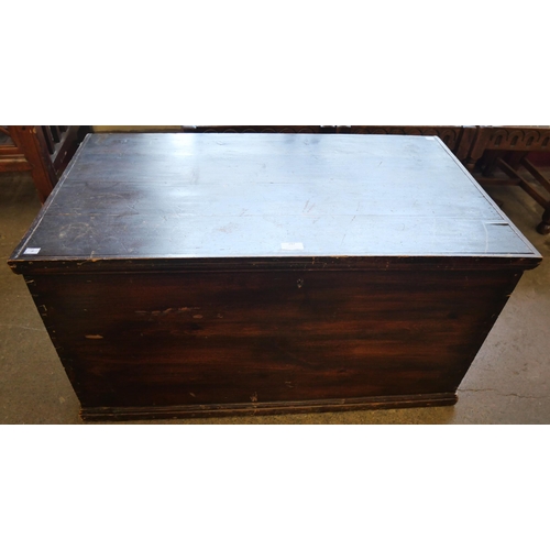 297 - A Victorian pine blanket box