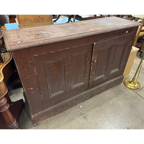 322 - A Victorian pine pantry cupboard