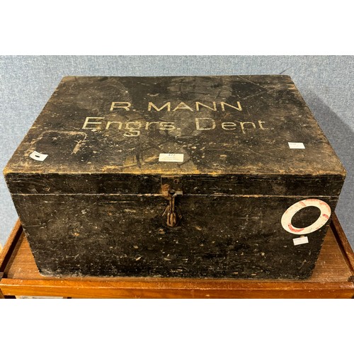 372 - A painted wooden two handled tool box, marked R. Mann, Engrs. Dept.