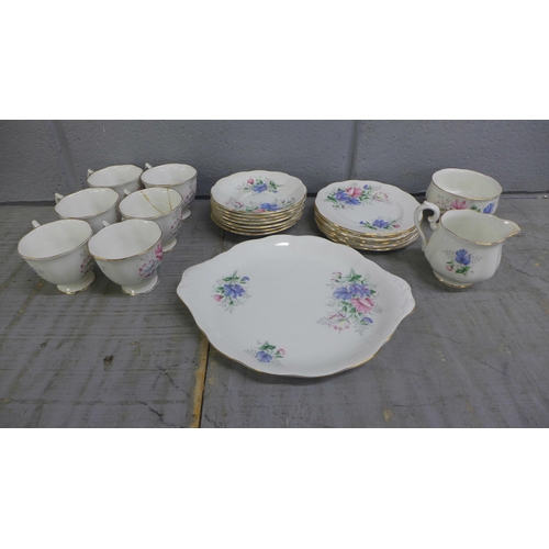 1065 - A Royal Albert Friendship sweet pea tea set **PLEASE NOTE THIS LOT IS NOT ELIGIBLE FOR IN-HOUSE POST... 