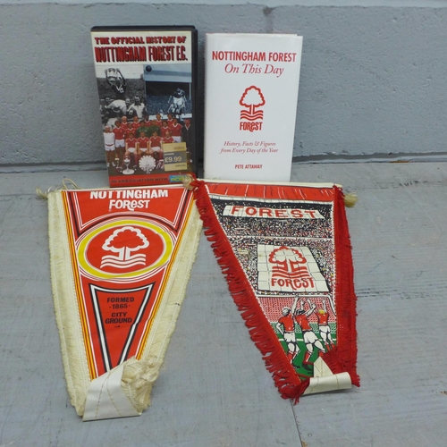 1086 - Approximately 170 Nottingham Forest football programmes, 1977-1985 including Cup Finals and European... 