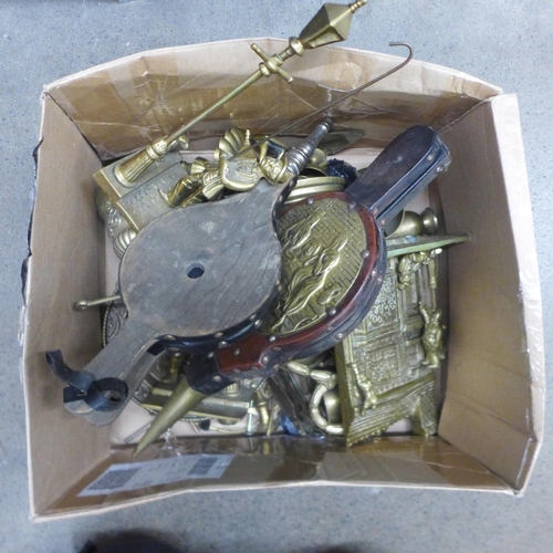 1093 - A box of mixed brass ornaments and two pairs of bellows **PLEASE NOTE THIS LOT IS NOT ELIGIBLE FOR I... 