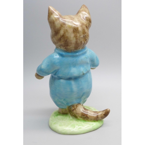 609 - A Beatrix Potter Anna Maria figure with gold backstamp and Tom Kitten figure