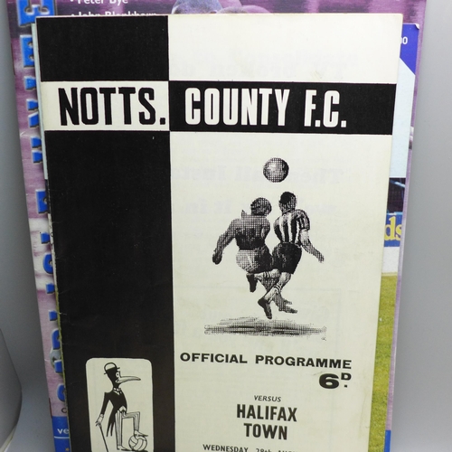 625 - Football memorabilia; a collection of Halifax Town programmes, 1950s onwards (23)