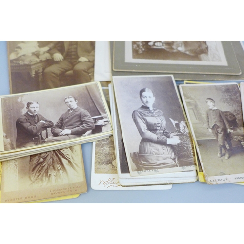 635 - A collection of cabinet cards, carte de visite cards and postcards