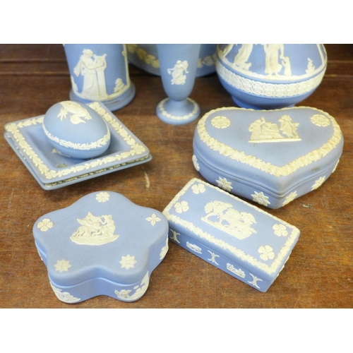 662 - Ten items of Wedgwood Jasperware and a Wedgwood Etruria tray