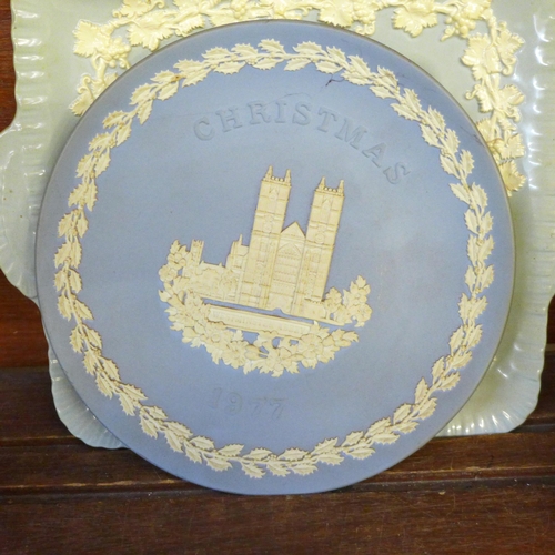 662 - Ten items of Wedgwood Jasperware and a Wedgwood Etruria tray