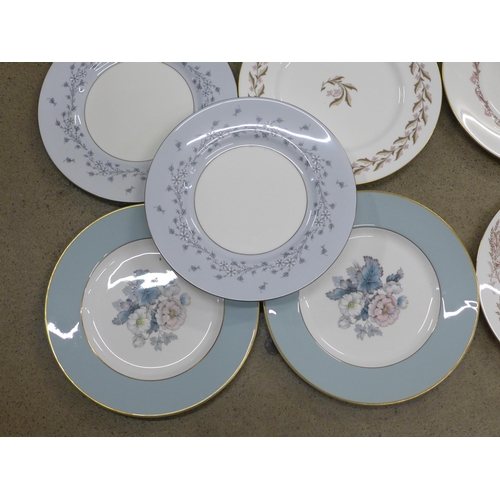 682 - Fourteen cabinet plates including Minton and Royal Worcester