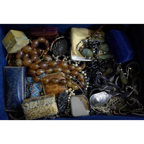 687 - An oak box with vintage costume jewellery, compact, jewellery boxes, etc.