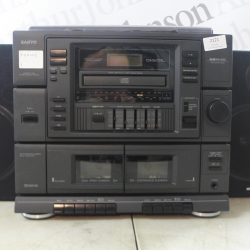 2137 - A Sanyo DCX110 compact stereo sound system with record player turntable, compact disc player, graphi... 