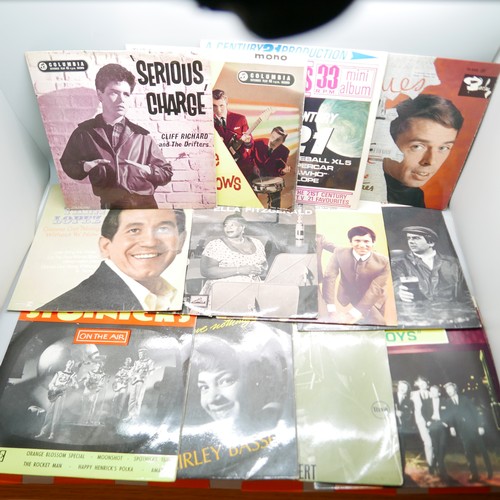 611 - Thirty-five EPs, mainly 1960s including The Kinks, The Beatles and The Rolling Stones