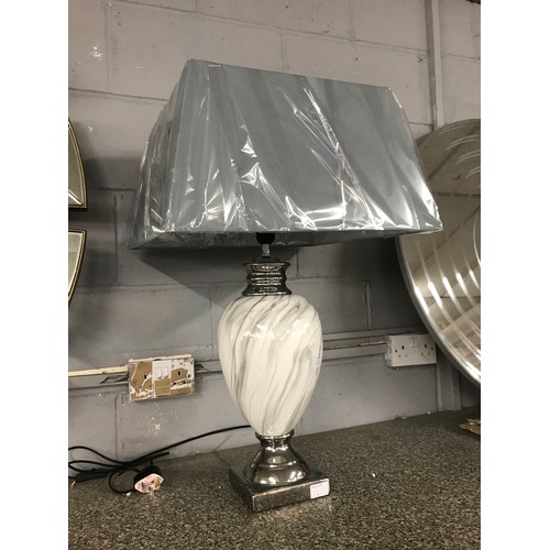 1454 - A large marble effect lamp with grey shade