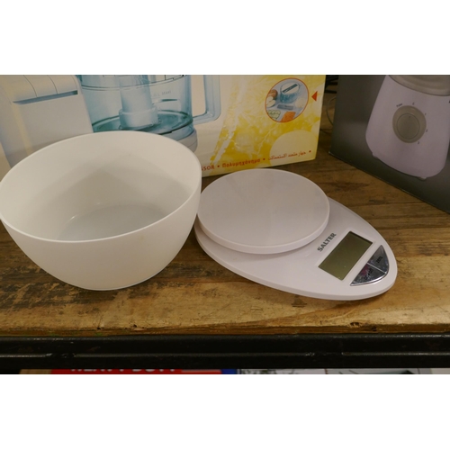 2351 - A Tesco 1.5ltr jug blender, a Moulinex Masterchef kitchen blender and a set of Salter kitchen scales