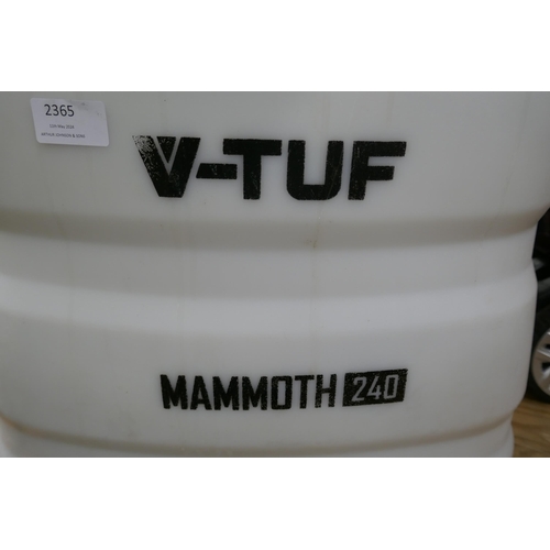 2365 - A V-tuff Mammoth 240 heavy duty water vacuum (7770) * this lot is subject to VAT *this item is to be... 