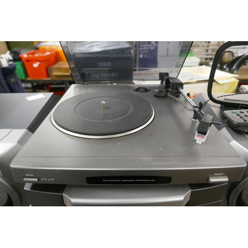 2373 - A Sony Hi-fi system, Disc exchange mini hi-fi component system MHC-RG33 and PS-J20 turn table with a... 