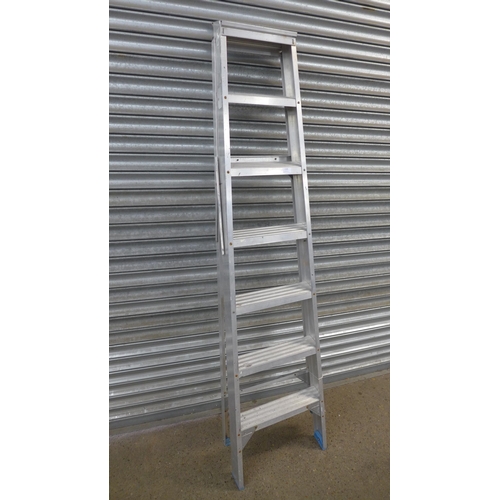 2188 - A 7-rung aluminium stepladder