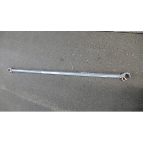 2191 - Four 6ft scaffold support bars