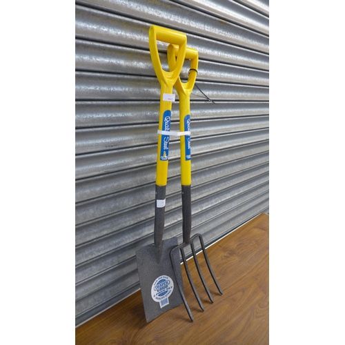 2204 - A Draper Value quality steel fork and spade set * this lot is subject to VAT