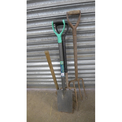 2225 - 2 Forks, an axe, a lump hammer, a spade, a pick, a set of Record bolt croppers and a stilson