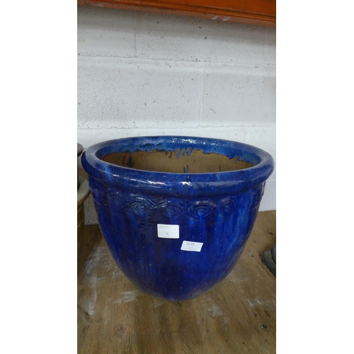 2235 - 6 assorted glazed planters