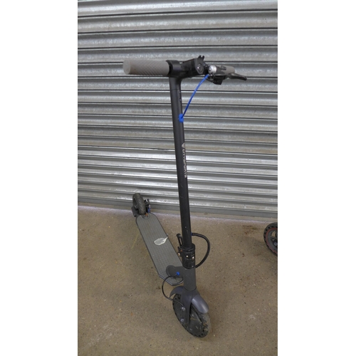 2264 - 3 electric scooters - a Citysports C52 36V, a Veritus Global electric scooter and one other - Police... 