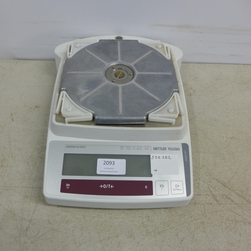 2093 - A set of Mettler Toledo JB2002-G/fact jewelry weighing scales