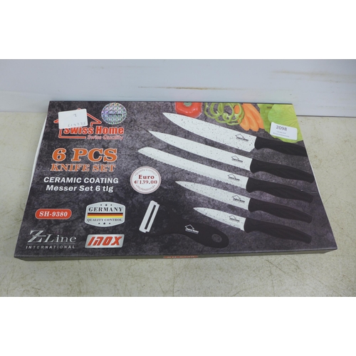 2098 - A Swiss Home 6 piece ceramic coated knife set