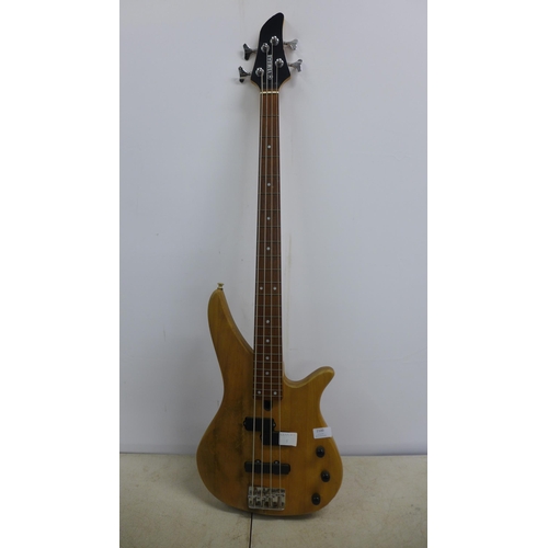 2100 - A Yamaha bass guitar