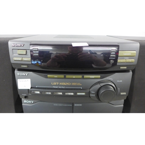 2112 - A Sony LBT-XB20 hi-fi system with matching speakers