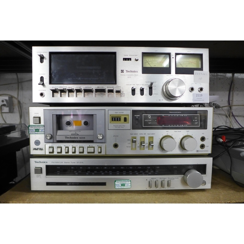 2119 - Technics stereo equipment including an ST-211L FM/MW/LW stereo tuner, an M215 stereo cassette deck a... 