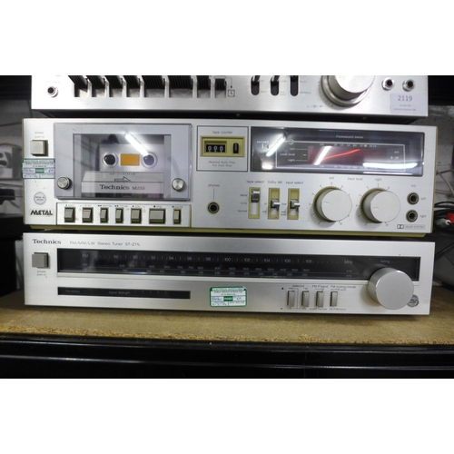 2119 - Technics stereo equipment including an ST-211L FM/MW/LW stereo tuner, an M215 stereo cassette deck a... 