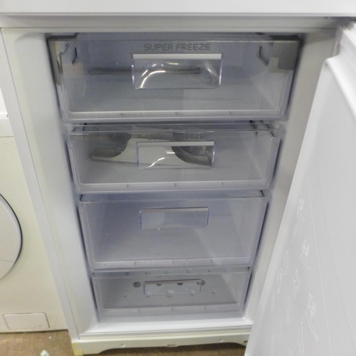 2148 - A Hotpoint Airtech Evolution 50/50 free standing fridge freezer