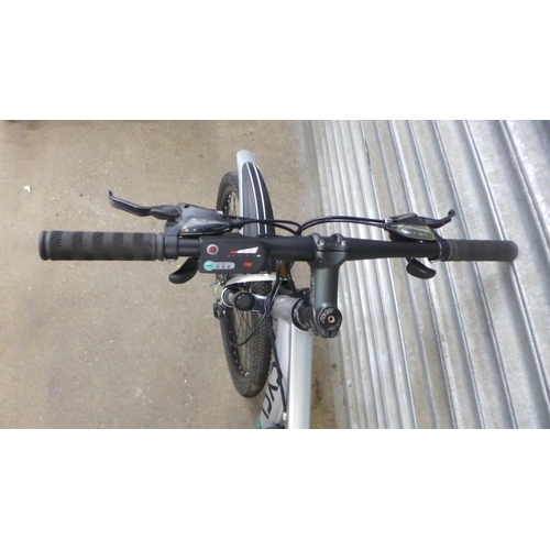 2176 - A Cyclamatic CX1 Powerplus electric bike - no battery or charger - Police repossession