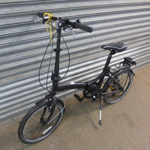 2184 - A Dawes folding bike with 6 speed Shimano gear set, Schwalbe Marathon tyres and a pannier rack