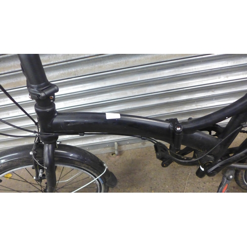 2184 - A Dawes folding bike with 6 speed Shimano gear set, Schwalbe Marathon tyres and a pannier rack