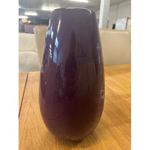 1555 - A Purple ceramic vase