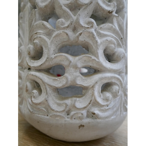 1446 - A Concrete rustic lantern