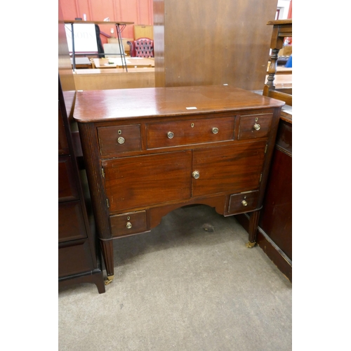 173 - A George IV mahogany washstand