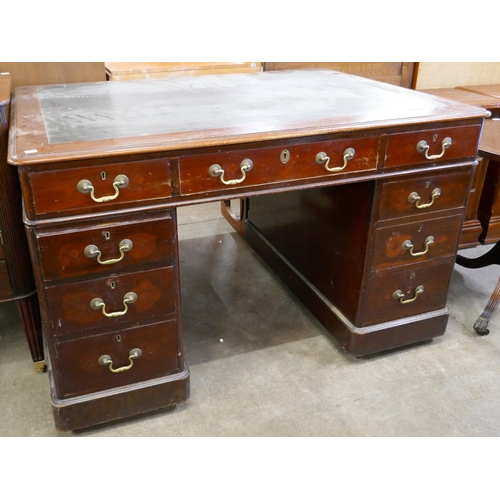 176 - A Victorian mahogany pedestal desk