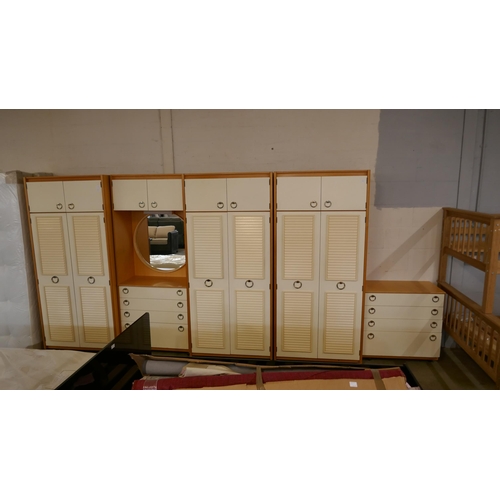 1521 - A Schreiber five piece bedroom suite