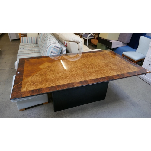 1531 - An Italian walnut and maple dining table