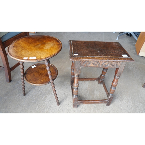 210 - A Victorian two tier mahogany etagere