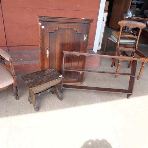 213 - A George III oak wall hanging corner cupboard, a wall hanging shelf and an oak stool