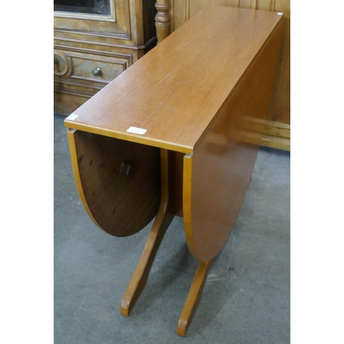 100 - A teak drop-leaf table