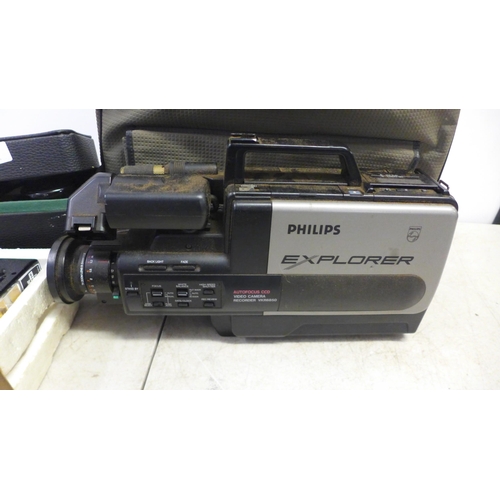 2064 - A Philips Explorer VKR6850 Auto Focus video camera recorder with carrying pad, carry case and assort... 